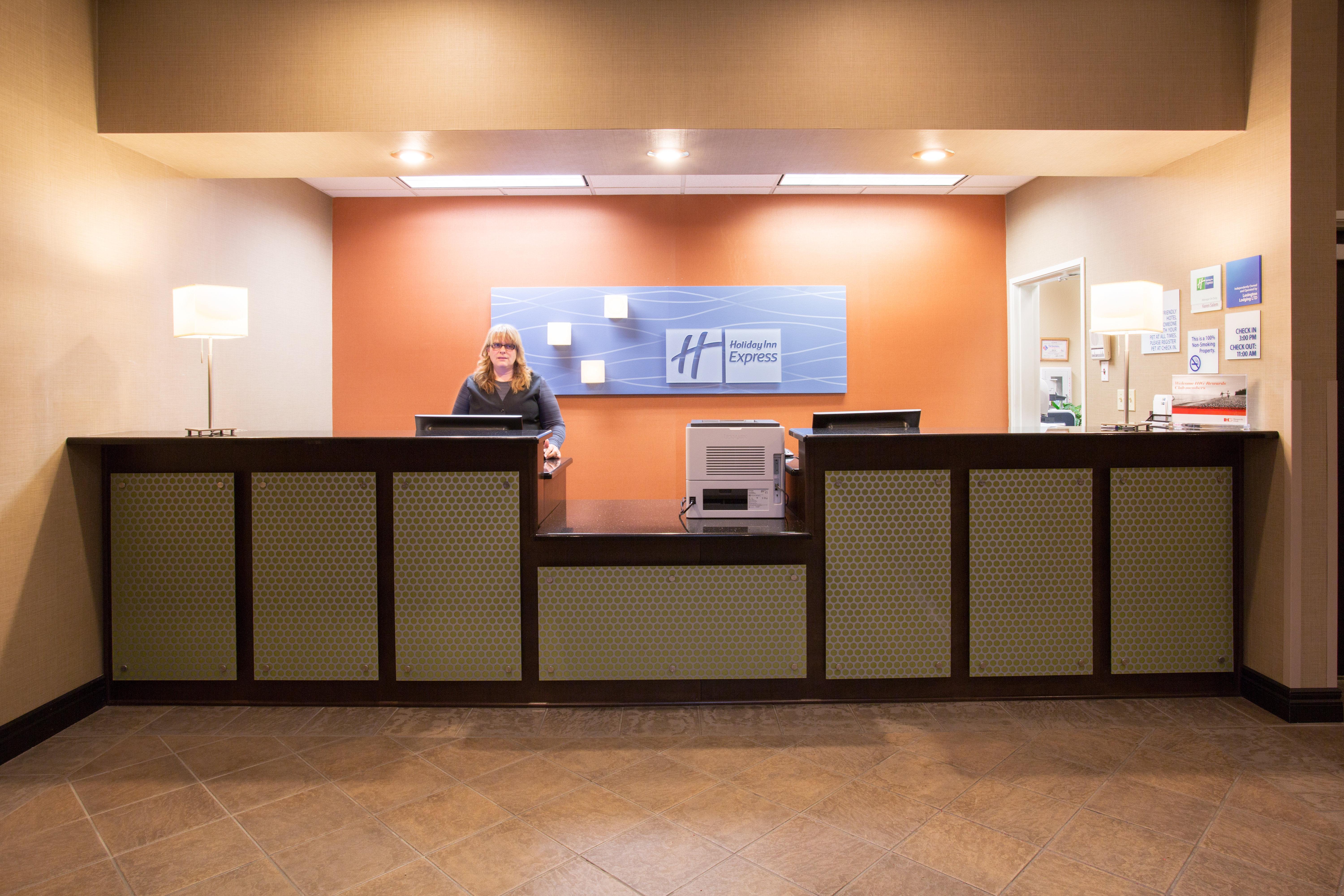 Holiday Inn Express Hotel & Suites Lexington By Ihg Экстерьер фото