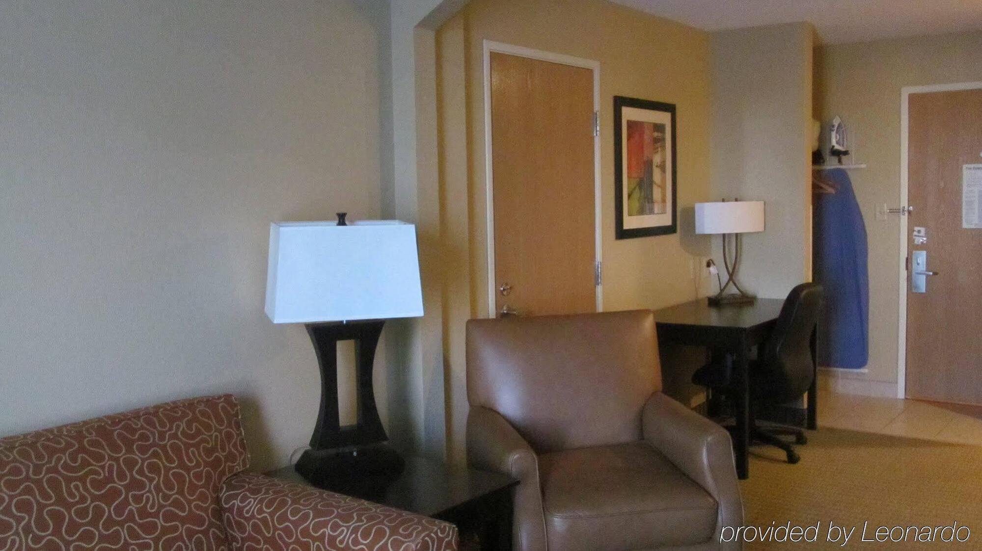 Holiday Inn Express Hotel & Suites Lexington By Ihg Экстерьер фото
